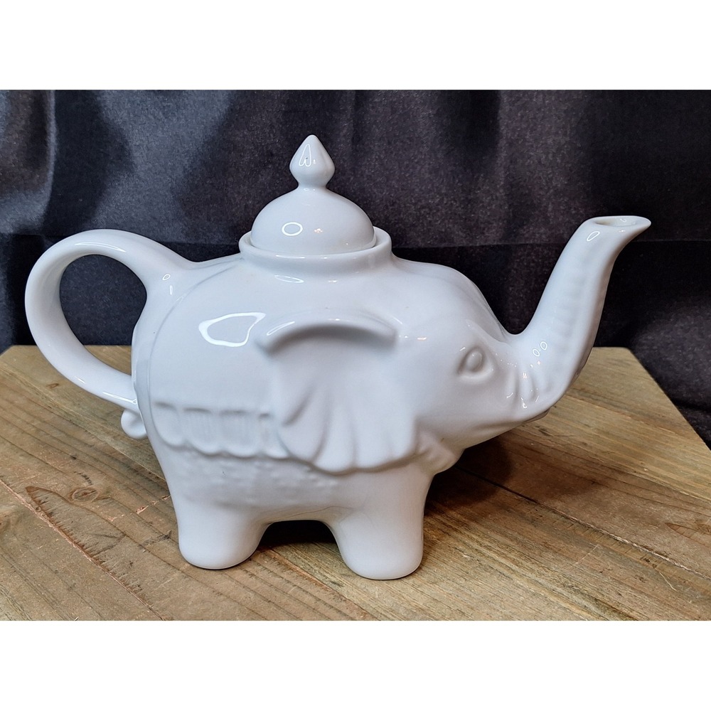 BIA Cordon Bleu White Porcelain Elephant Teapot Ceramic Glossy Animal Pitcher